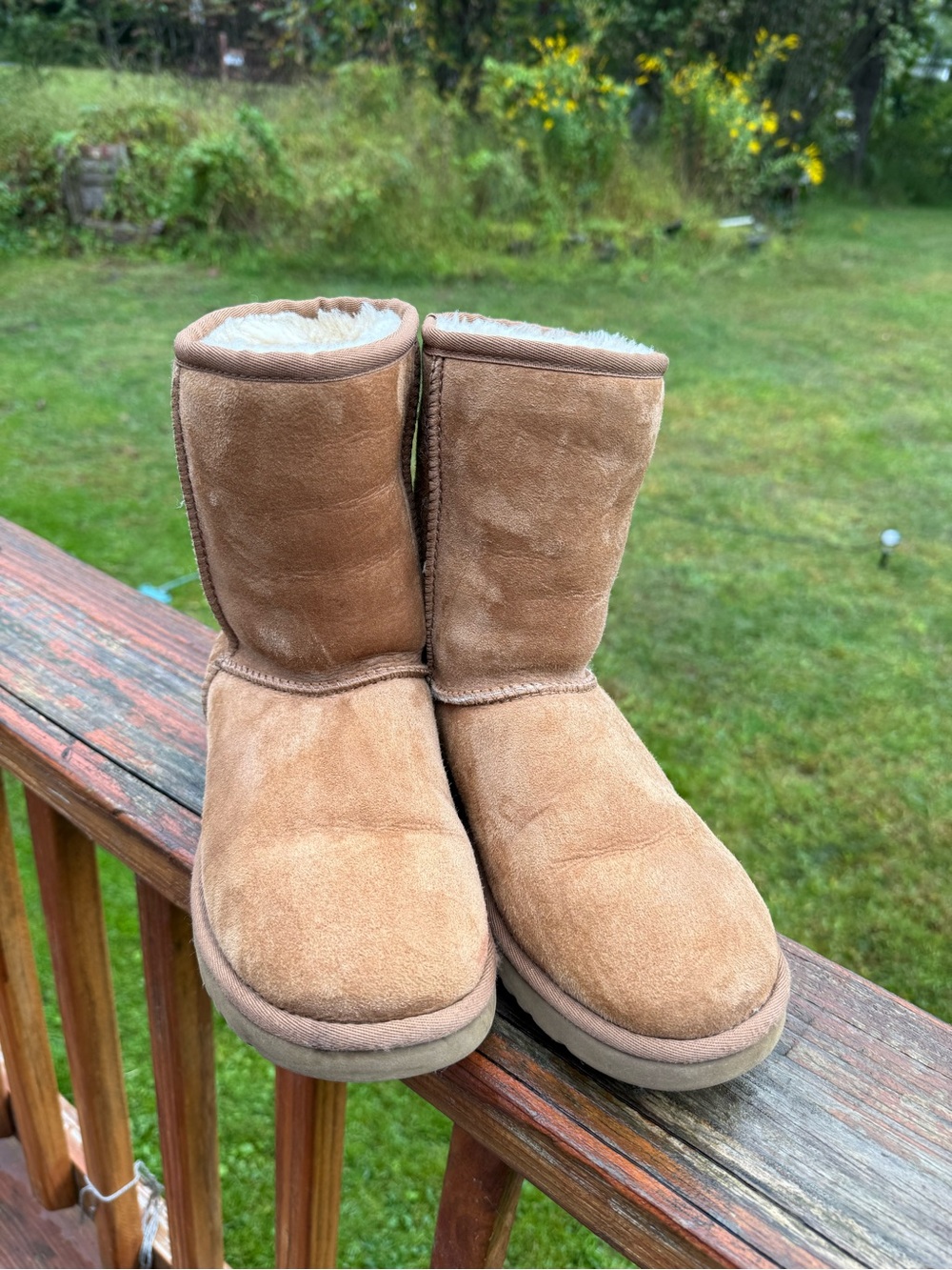 UGG Australia Classic Short Suede Boots Chestnut Brown 5825 Women's Size 7